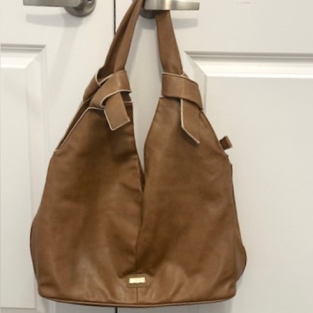 Stella DOCA XLarge ChicSlouch Tote Cognac Ties Zip Pkts 16”H x 15”W x 6”D